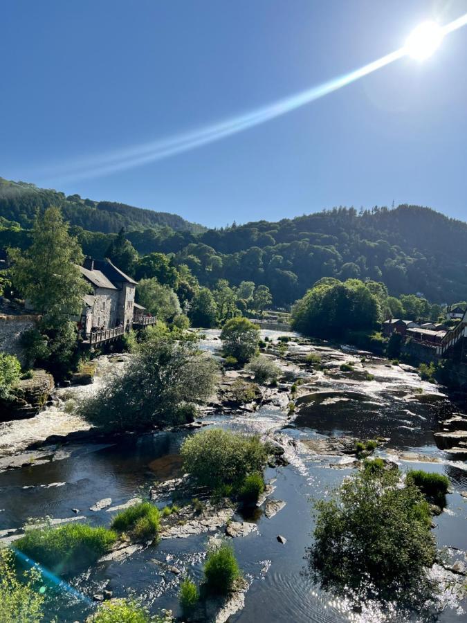 Riversdale House Bed & Breakfast Llangollen Exteriör bild